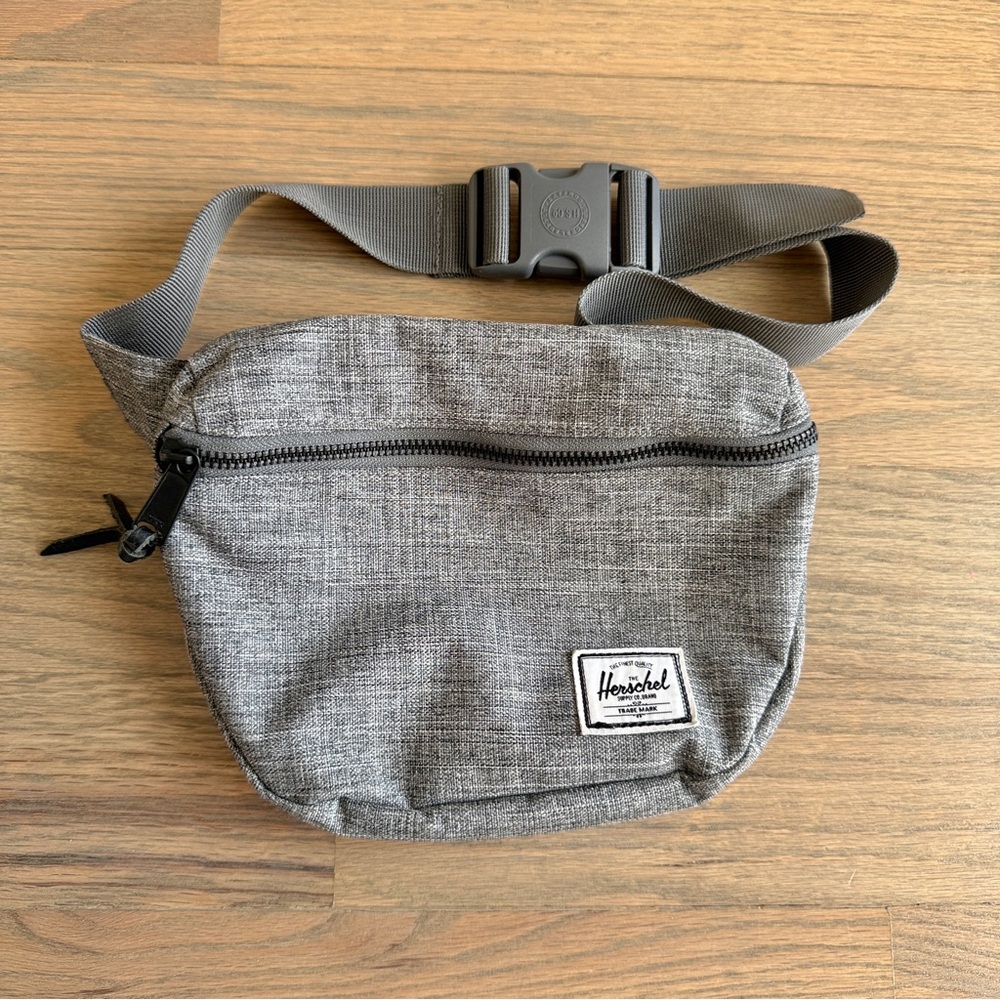Herschel Settlement Hip Pack - Picture 3 of 9